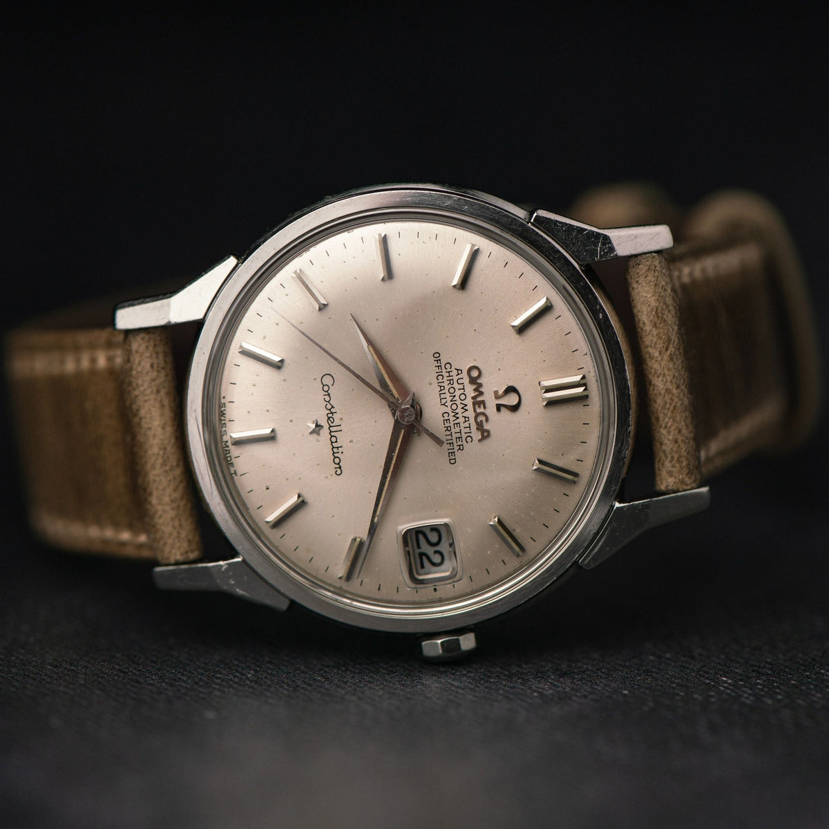 1967 OMEGA CONSTELLATION SUNBURST QUICKSET DOG-LEG CAL. 564