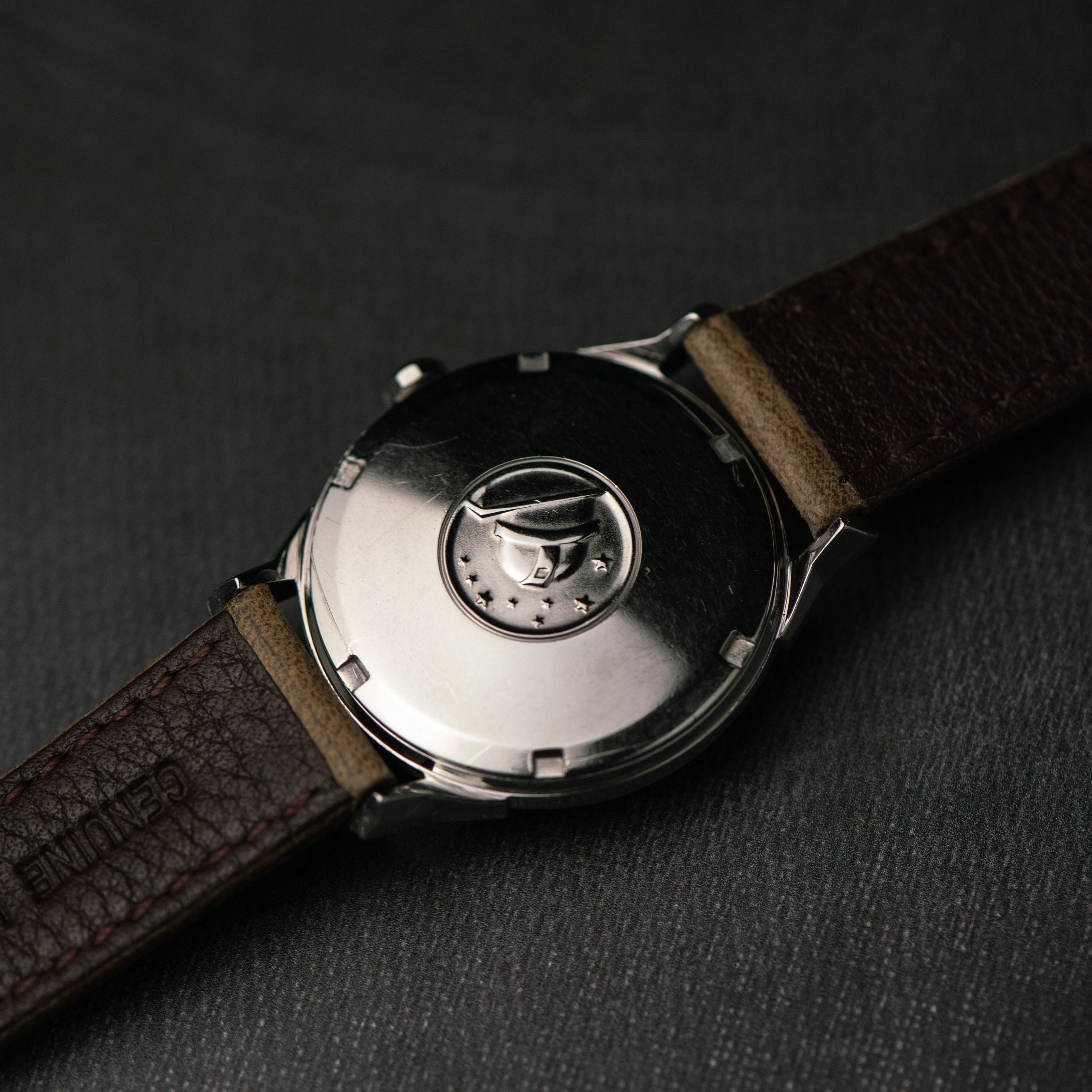 1967 OMEGA CONSTELLATION SUNBURST QUICKSET DOG-LEG CAL. 564
