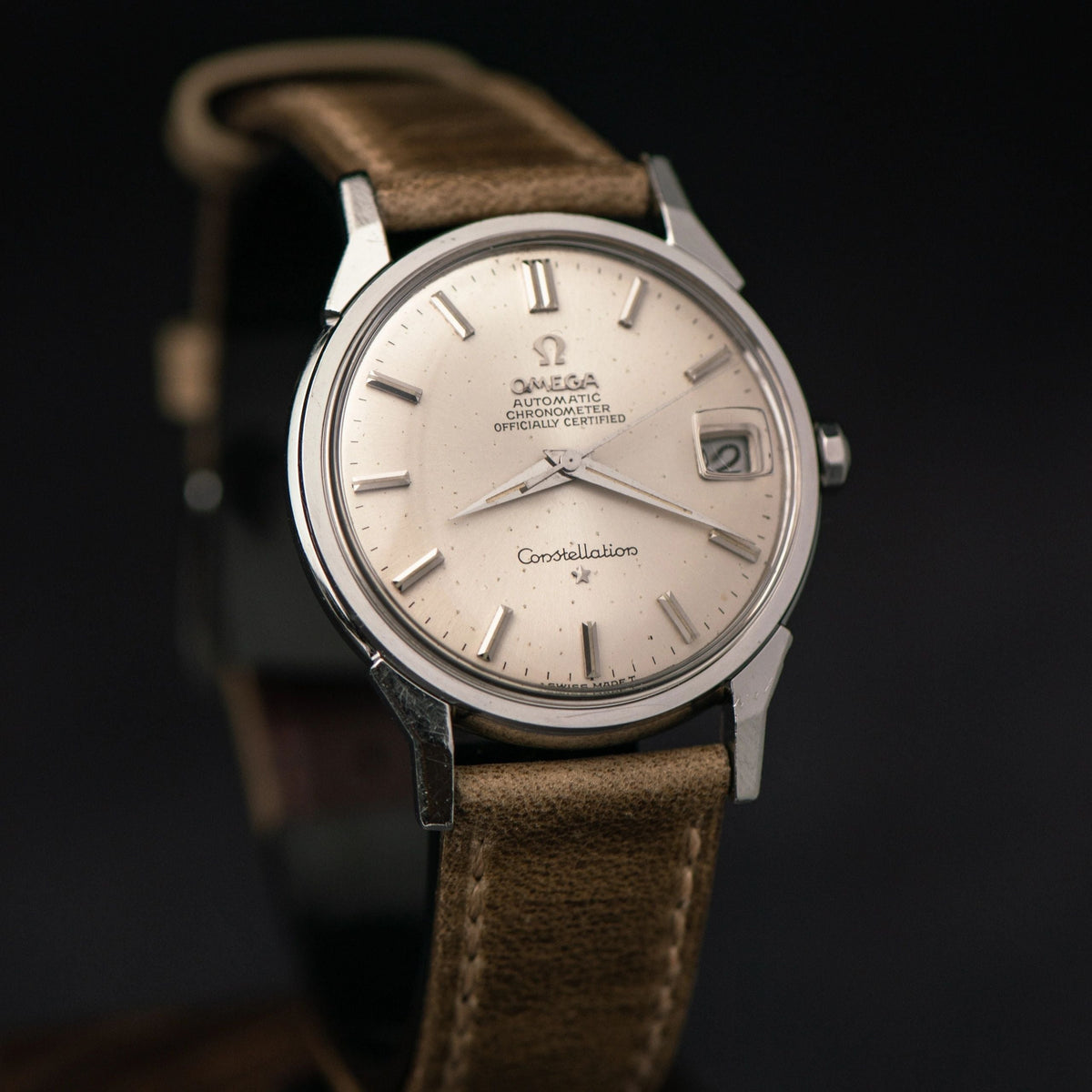 1967 OMEGA CONSTELLATION SUNBURST QUICKSET DOG-LEG CAL. 564
